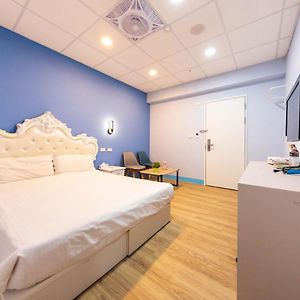 Standard Double Room No Window